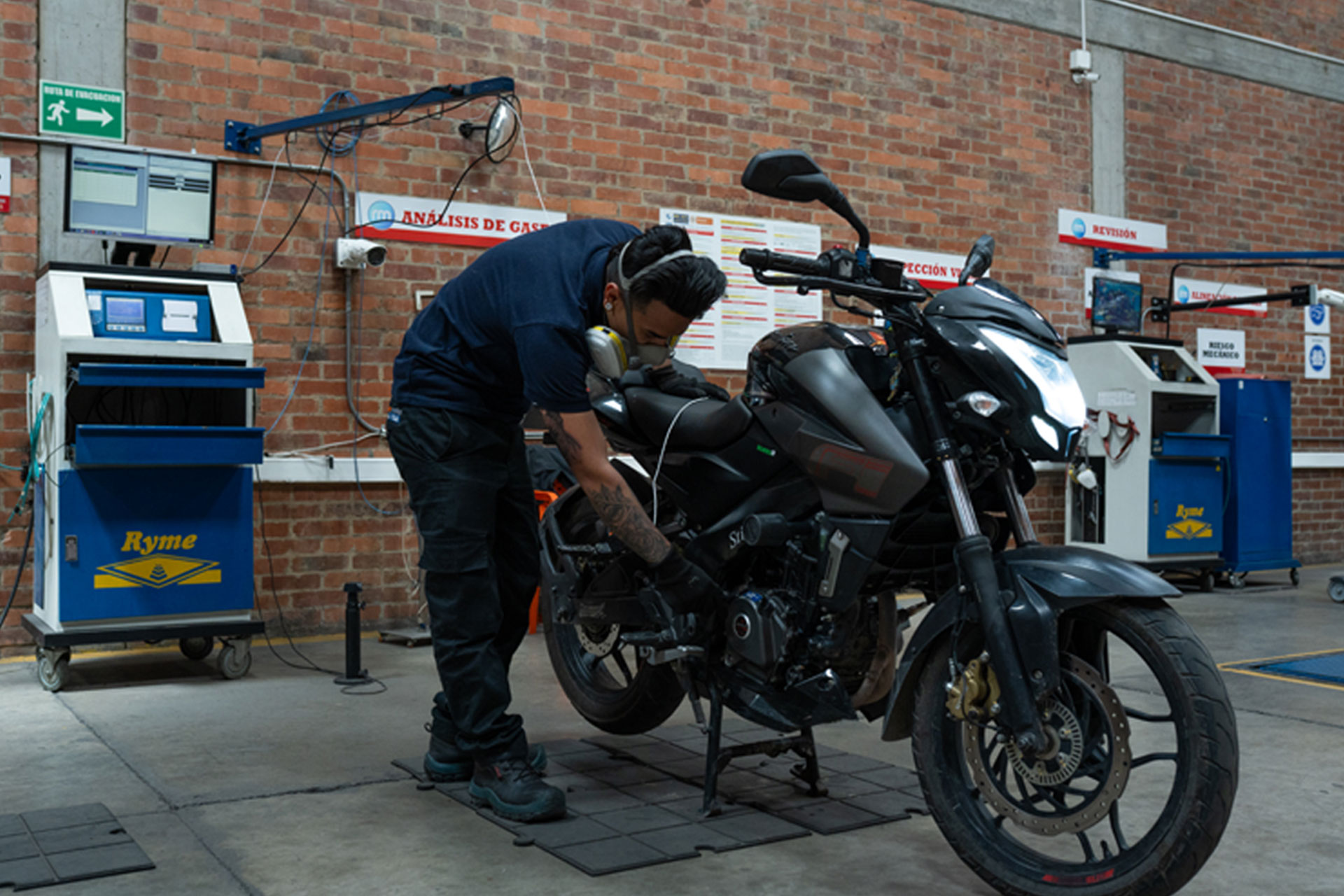 revision-tecnico-mecanica-motos-bogota-6